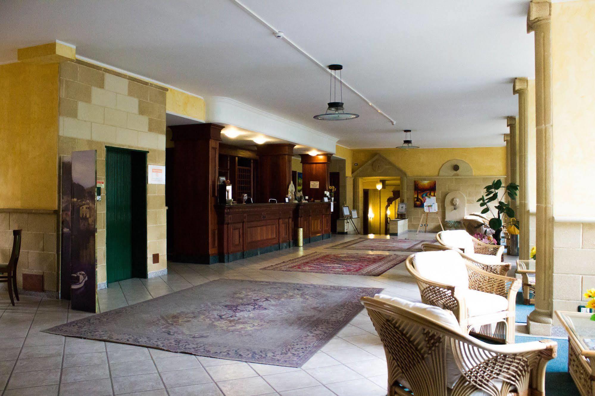 Hotel Salus 萨利切温泉 外观 照片