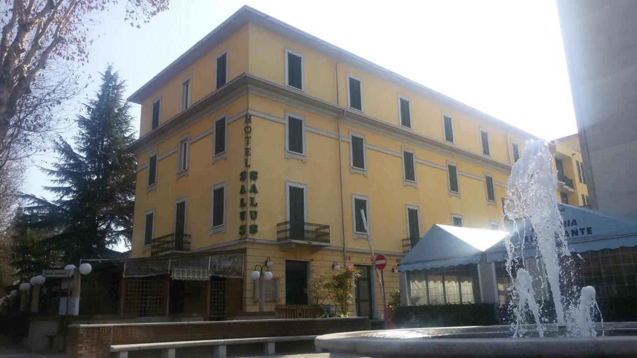 Hotel Salus 萨利切温泉 外观 照片