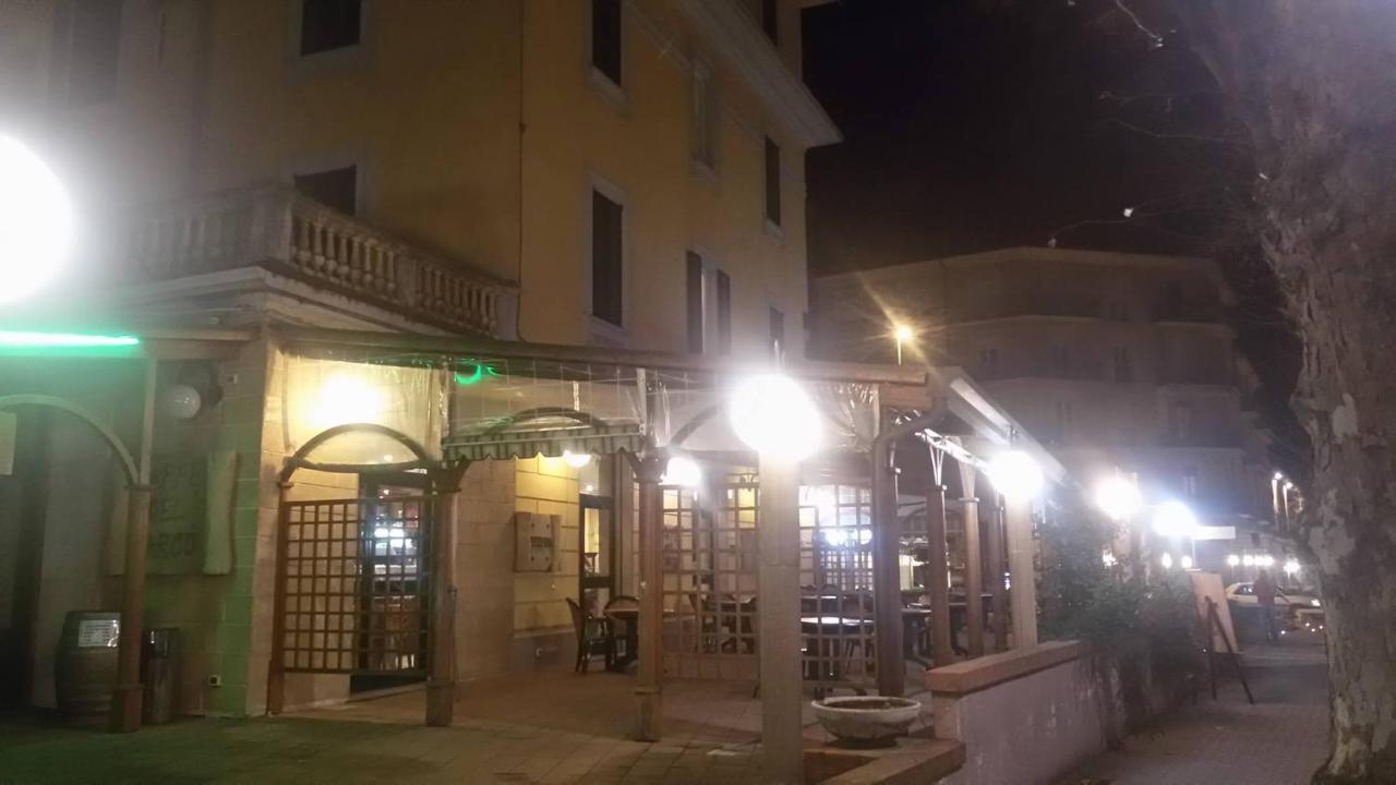 Hotel Salus 萨利切温泉 外观 照片