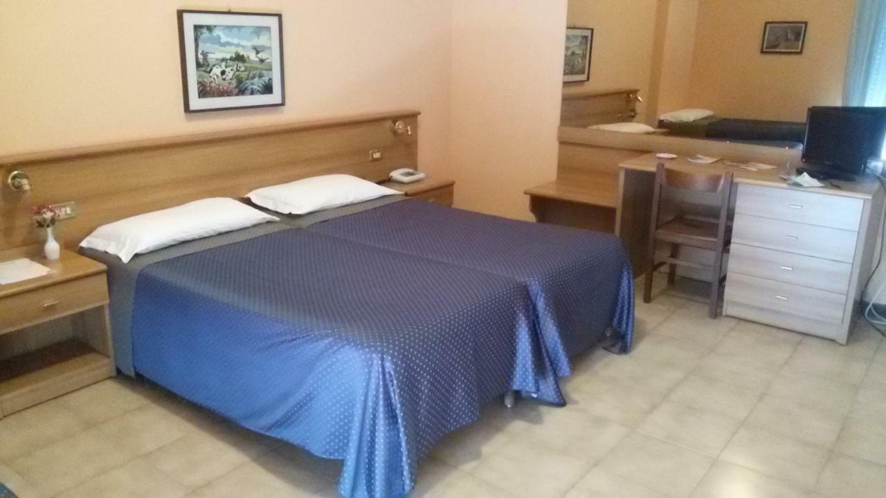 Hotel Salus 萨利切温泉 外观 照片