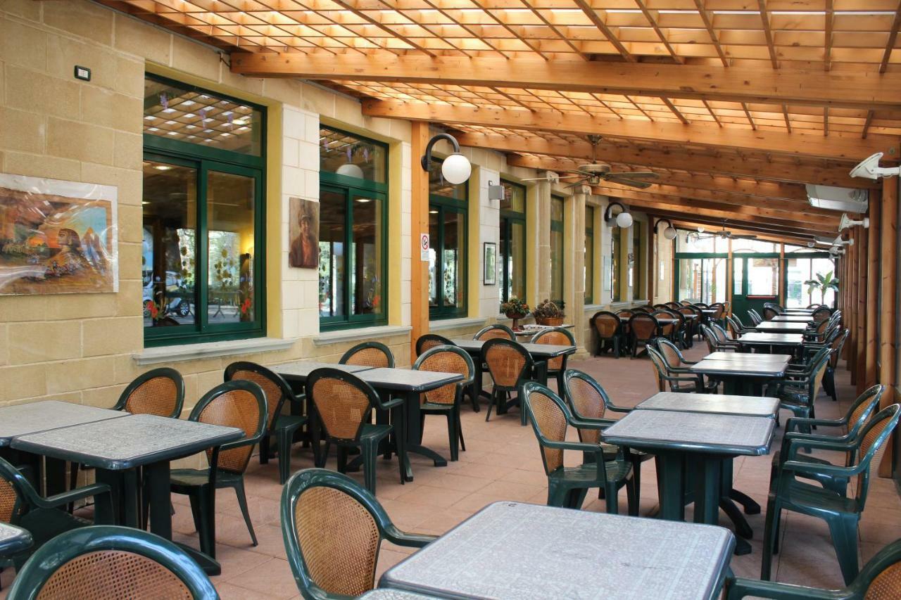 Hotel Salus 萨利切温泉 外观 照片