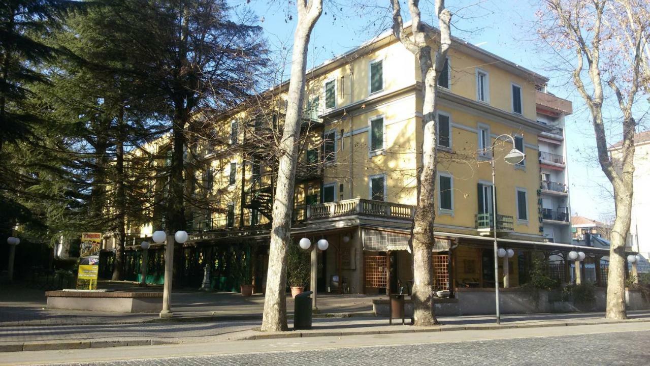 Hotel Salus 萨利切温泉 外观 照片